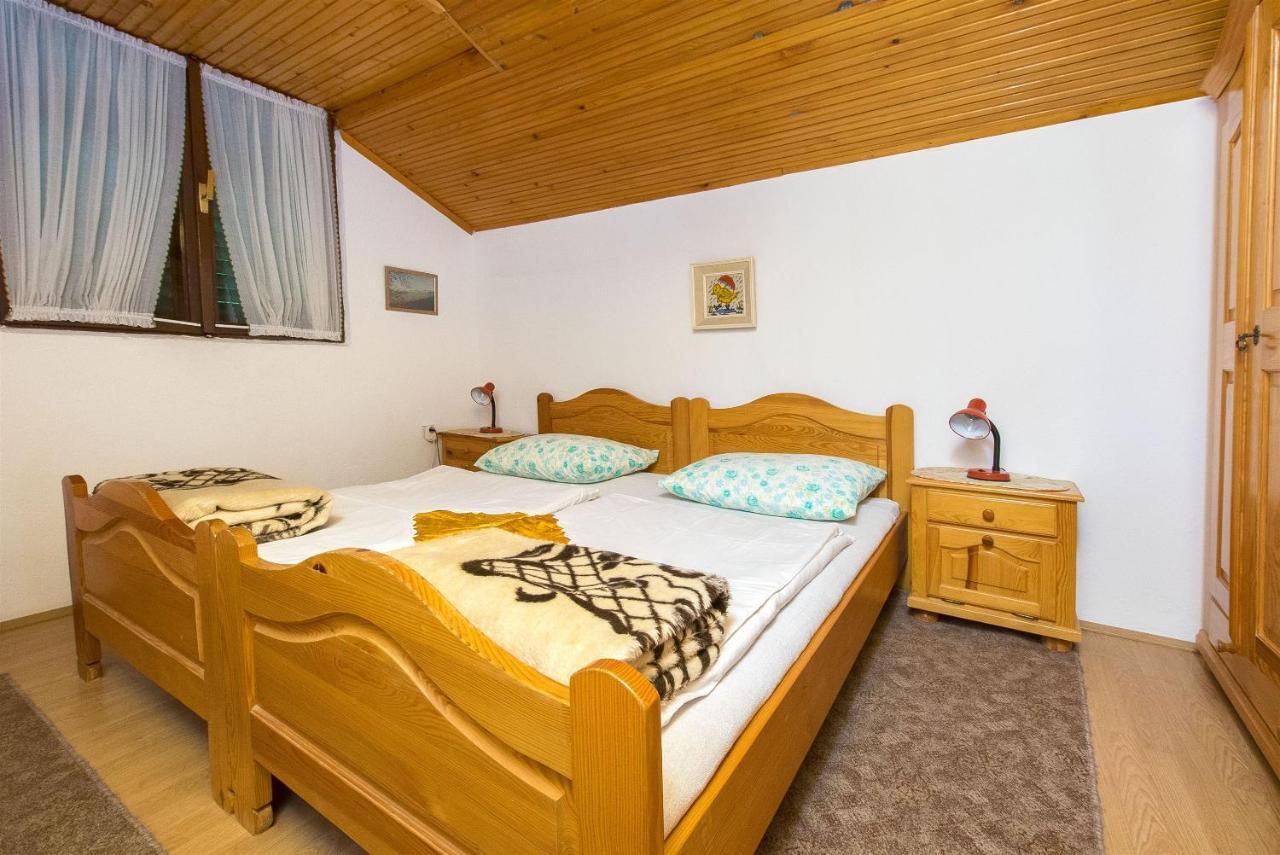 Apartments Pavlina Стариград-Пакленица Екстериор снимка