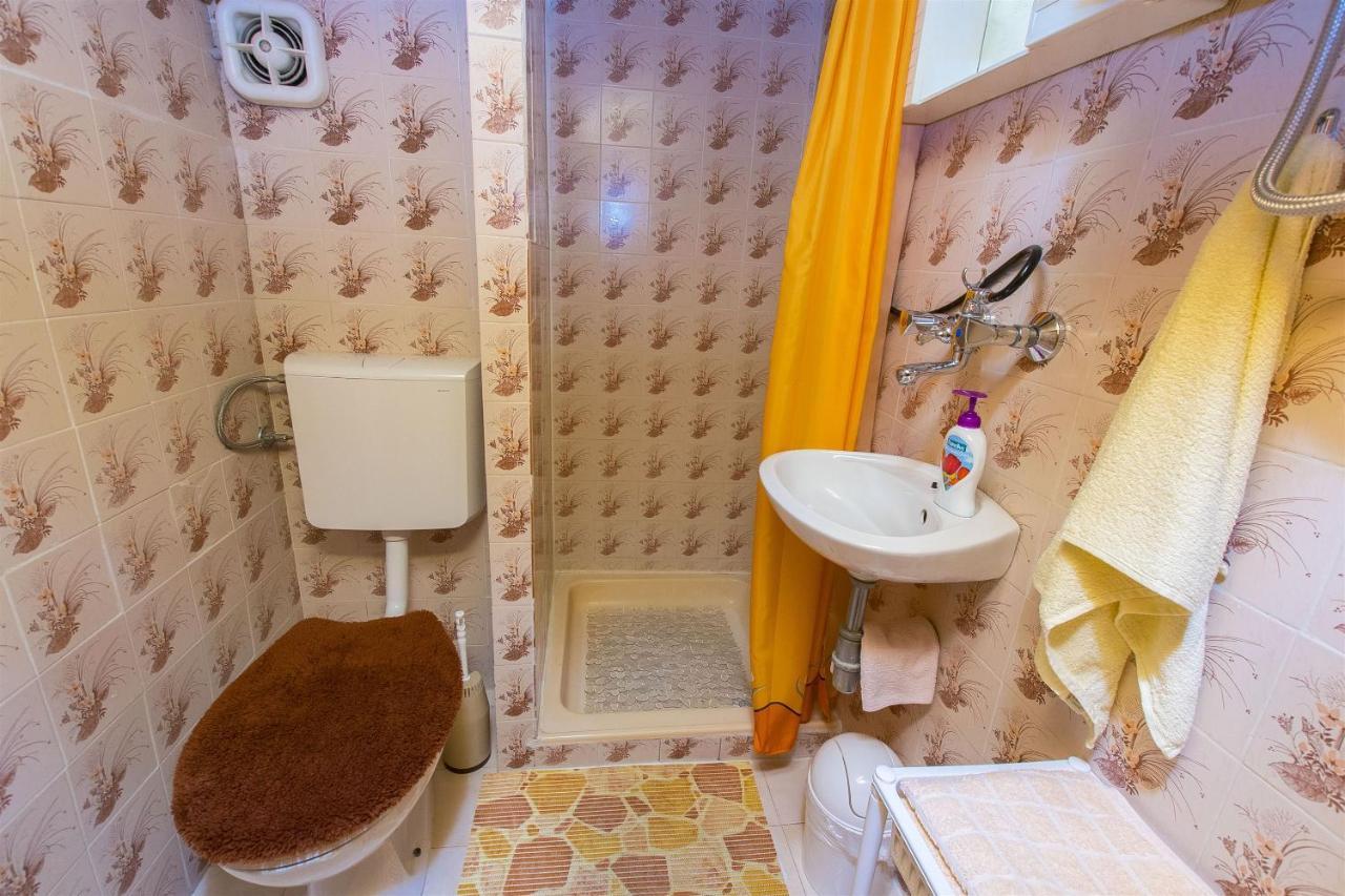Apartments Pavlina Стариград-Пакленица Екстериор снимка