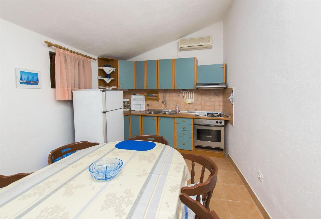 Apartments Pavlina Стариград-Пакленица Екстериор снимка